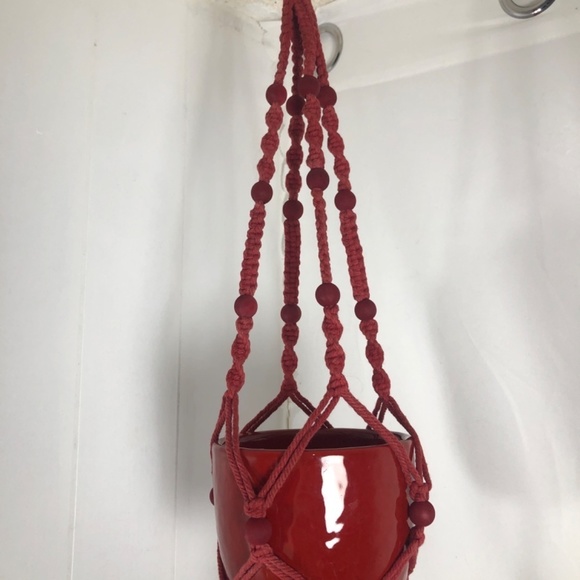 Red Wood Beaded Macrame Plant Hanger & Red Plastic Pot. NEW. - Picture 2 of 3